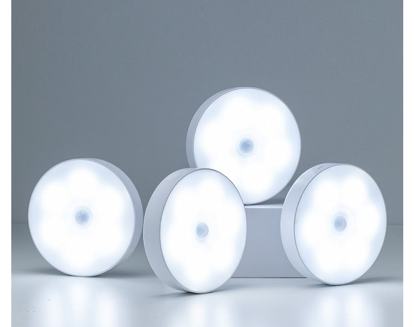 מארז 4 גופי תאורת חירום ולילה LED נטענים עם חיישן תנועה ואור